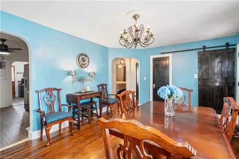 Dining - 318 E Gilpin Ave, Norfolk, VA 23503 photo 3 of 3
