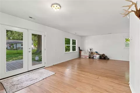 Living - 527 Stockton St, Hampton, VA 23669 photo 1 of 5