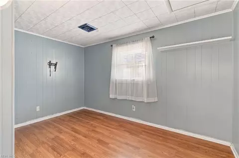 Bedroom - 527 Stockton St, Hampton, VA 23669 photo 2 of 8