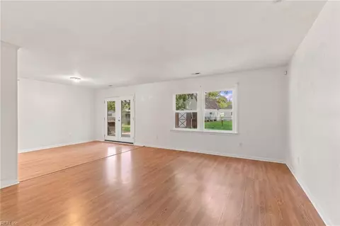 Living - 527 Stockton St, Hampton, VA 23669 photo 3 of 5