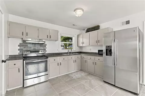 Kitchen - 527 Stockton St, Hampton, VA 23669 photo 1 of 1