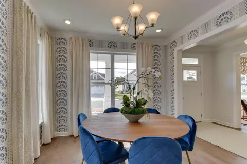 Dining - 5004 Cape May Loop, Chesapeake, VA 23321 photo 4 of 5
