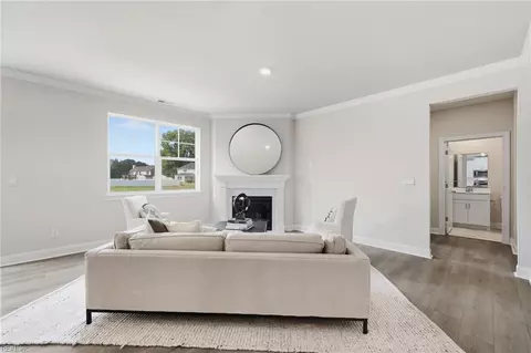 Living - 305 Riverview Rd, Chesapeake, VA 23322 photo 1 of 1