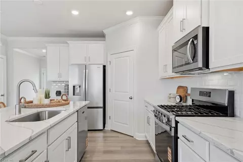 Kitchen - 305 Riverview Rd, Chesapeake, VA 23322 photo 3 of 4