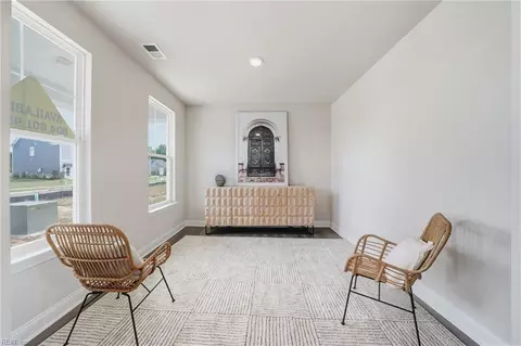 Entry Way - 305 Riverview Rd, Chesapeake, VA 23322 photo 4 of 7