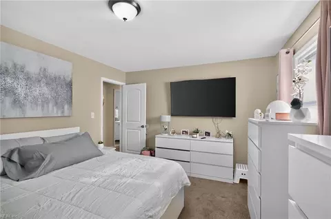 Bedroom - 10 Rendon Dr, Hampton, VA 23666 photo 3 of 5