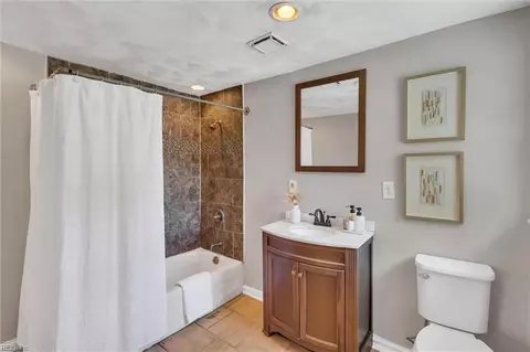 Bath - 916 Redstart Ave, Chesapeake, VA 23324 photo 5 of 5