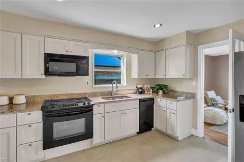 Kitchen - 916 Redstart Ave, Chesapeake, VA 23324 photo 2 of 2