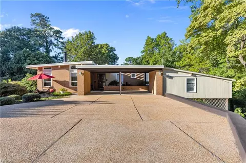 8 Rollingwood Pl, Newport News, VA 23606