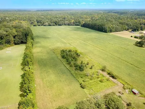 42 4 Acres Benefit Rd, Chesapeake, VA 23322 photo 2