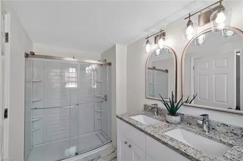 Bath - 515 Darnaby Ave, Hampton, VA 23661 photo 1 of 5