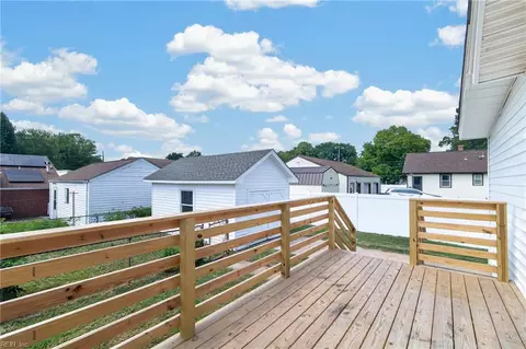 Exterior - 515 Darnaby Ave, Hampton, VA 23661 photo 2 of 5