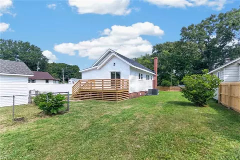 Exterior - 515 Darnaby Ave, Hampton, VA 23661 photo 4 of 5