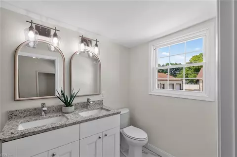 Bath - 515 Darnaby Ave, Hampton, VA 23661 photo 2 of 5