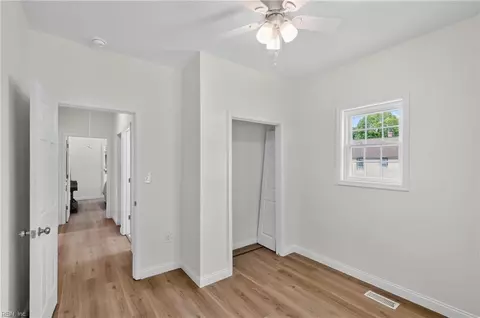 Entry Way - 515 Darnaby Ave, Hampton, VA 23661 photo 8 of 8