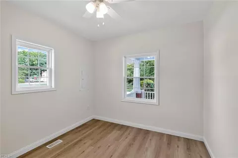 Bedroom - 515 Darnaby Ave, Hampton, VA 23661 photo 6 of 6