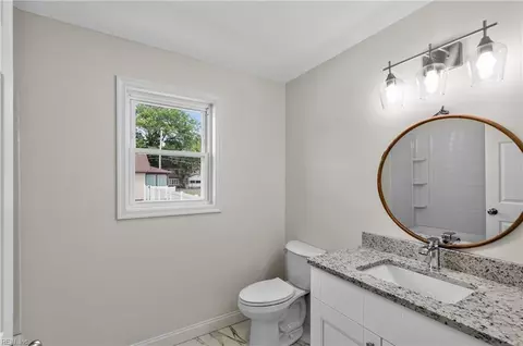 Bath - 515 Darnaby Ave, Hampton, VA 23661 photo 5 of 5