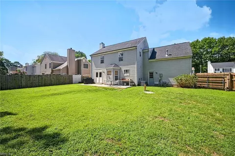 Exterior - 416 Cardiff St, Hampton, VA 23666 photo 5 of 7