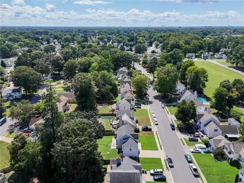 View/Area - 416 Cardiff St, Hampton, VA 23666 photo 2 of 6