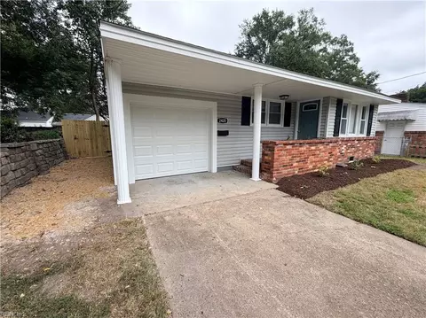 Exterior - 2420 Juniper St, Norfolk, VA 23513 photo 2 of 7