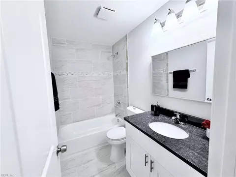 Bath - 2420 Juniper St, Norfolk, VA 23513 photo 4 of 6
