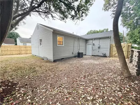 Exterior - 2420 Juniper St, Norfolk, VA 23513 photo 7 of 7