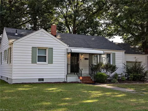 22 Rex Ave, Portsmouth, VA 23702