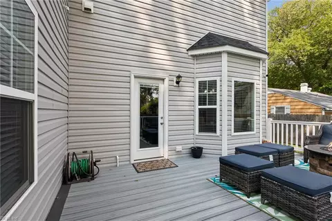 Exterior - 200 Lexington St, Hampton, VA 23669 photo 4 of 7