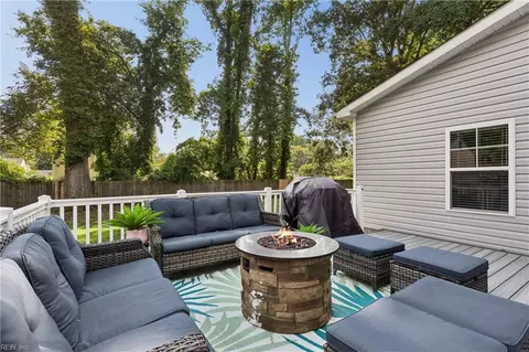 Exterior - 200 Lexington St, Hampton, VA 23669 photo 3 of 7