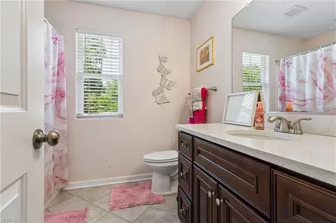 Bath - 200 Lexington St, Hampton, VA 23669 photo 6 of 7
