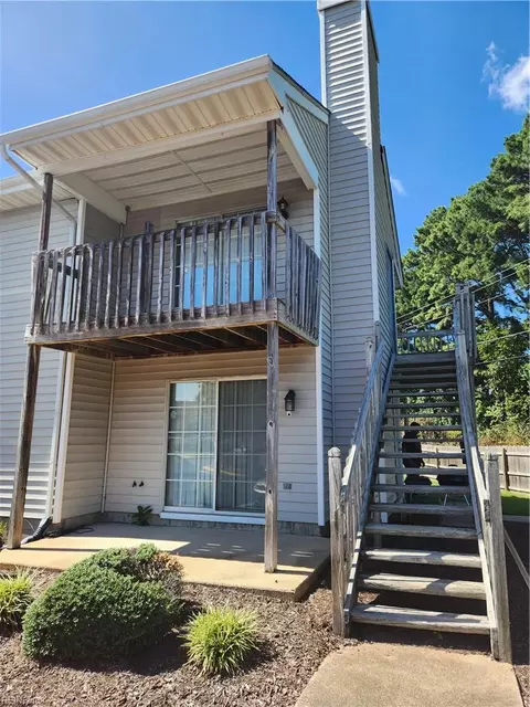 3700 Towne Point Rd #B, Portsmouth, VA 23703