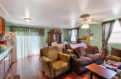 Living - 1923 Mcculluch Rd, Hampton, VA 23663 photo 2 of 2