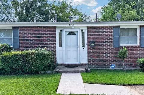 Exterior - 1923 Mcculluch Rd, Hampton, VA 23663 photo 2 of 6