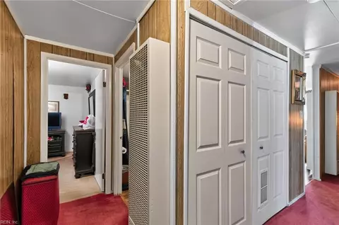 Entry Way - 1923 Mcculluch Rd, Hampton, VA 23663 photo 3 of 4