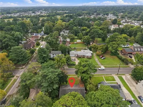 View/Area - 1870 E Bayview Blvd, Norfolk, VA 23503 photo 2 of 5