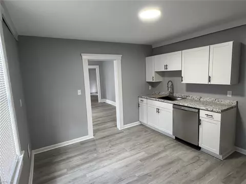 Entry Way - 411 Lee St, Hampton, VA 23669 photo 1 of 3