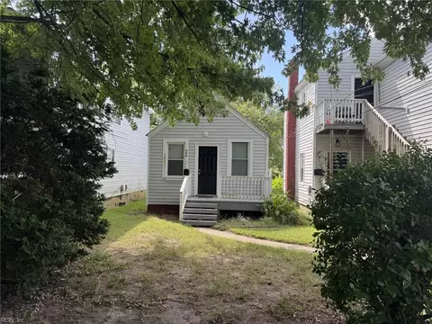 Exterior - 411 Lee St, Hampton, VA 23669 photo 8 of 9