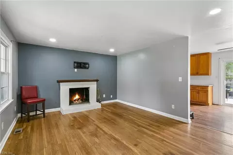 226 Menchville Rd, Newport News, VA 23602