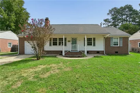 226 Menchville Rd, Newport News, VA 23602
