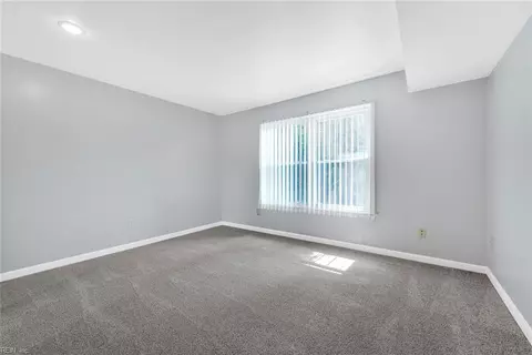 Bedroom - 102 Lantana Ln #8, Hampton, VA 23669 photo 1 of 6