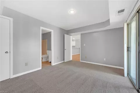 Bedroom - 102 Lantana Ln #8, Hampton, VA 23669 photo 6 of 6