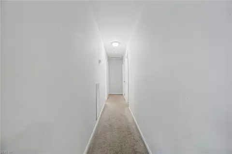 Entry Way - 110 Bayhaven Dr, Hampton, VA 23666 photo 2 of 2