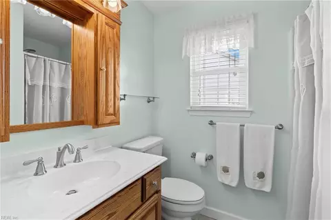 Bath - 2608 Level Loop Rd, Virginia Beach, VA 23456 photo 1 of 5