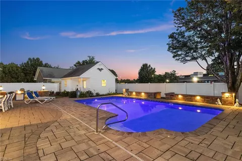 Exterior - 2608 Level Loop Rd, Virginia Beach, VA 23456 photo 12 of 17