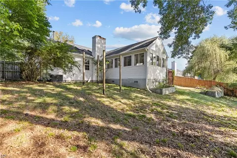 Exterior - 753 Willow Bend Dr, Chesapeake, VA 23323 photo 6 of 8