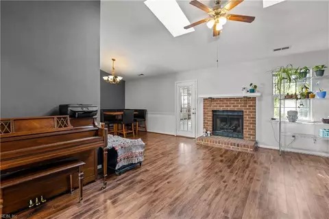 Living - 753 Willow Bend Dr, Chesapeake, VA 23323 photo 1 of 1