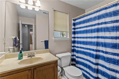 Bath - 753 Willow Bend Dr, Chesapeake, VA 23323 photo 2 of 2