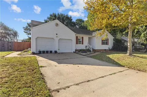 Exterior - 753 Willow Bend Dr, Chesapeake, VA 23323 photo 2 of 8