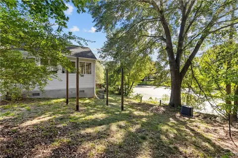 Exterior - 753 Willow Bend Dr, Chesapeake, VA 23323 photo 7 of 8