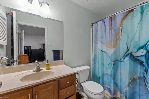 Bath - 753 Willow Bend Dr, Chesapeake, VA 23323 photo 1 of 2
